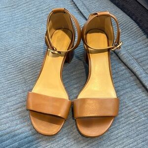 Michael Kors brown sandal with heel - size 8